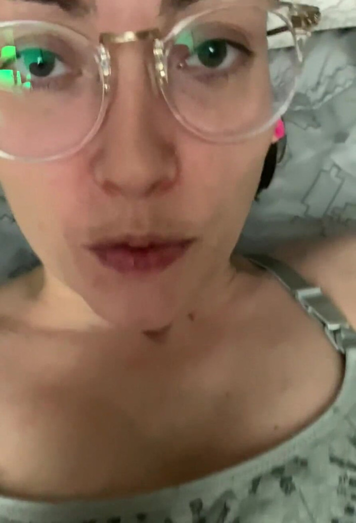 AdalynnX: Stříkání do mého zadku, prosím