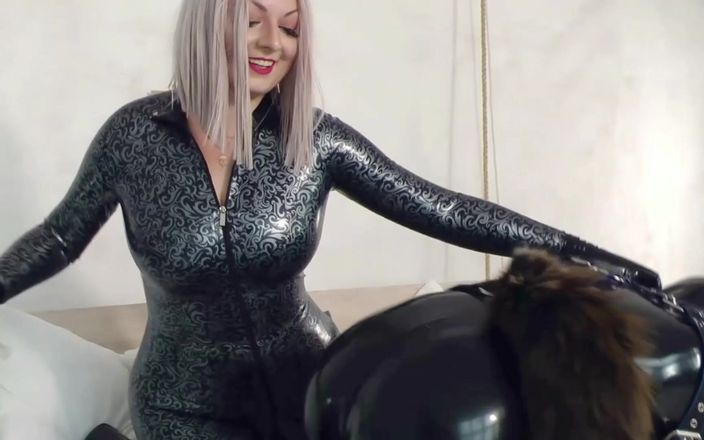 Arya Grander: Pet Play with Heavy Rubber Fetish. Shiny Mistress in Latex...