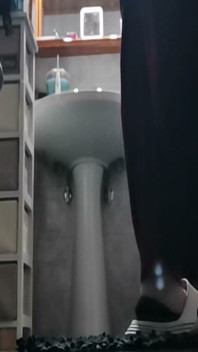 Kamera yerde, kocaman popo ve sesli gaz çıkarmalar