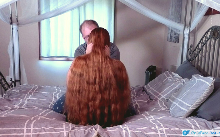 RedQueen: लाल बालों वाली Rapunzel - रोमांटिक चुंबन और बालों का खेल - लंबे लाल बालों वाली कामुकता