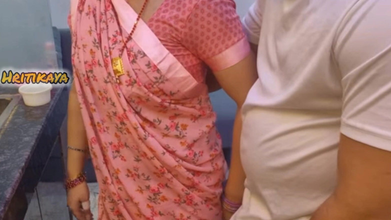 Hritikabby: Таємний секс з покоївкою