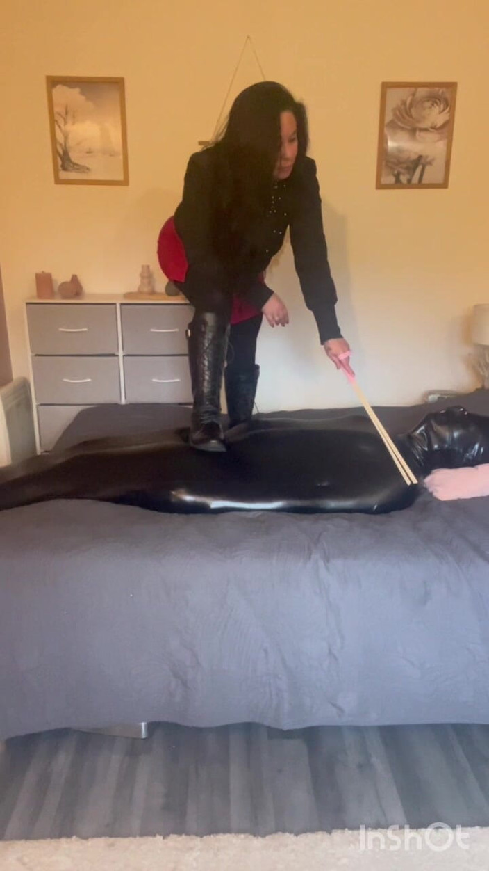 Maitresse Clara: Undergiven utan någon utväg