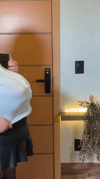 Latina Angel BBW prsatá sekretářka