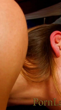 Scopata anale con un grosso cazzo bianco per una troia milf francese