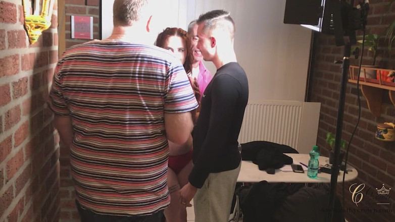Cathy Crown Production: Gangbang Et Insertion D'une Canette Dans Mon Cul
