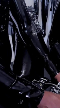 Gang Bang de Látex