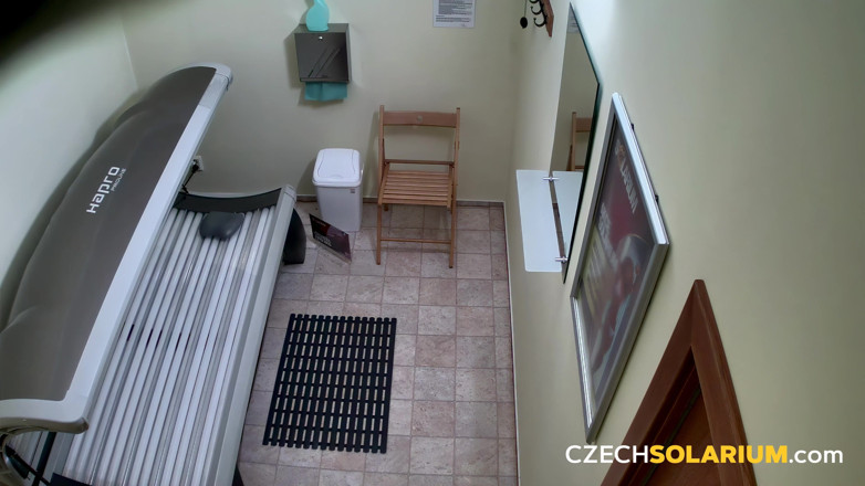 Czech Solarium: Solarium ceco 85: figa su display completo nel solarium