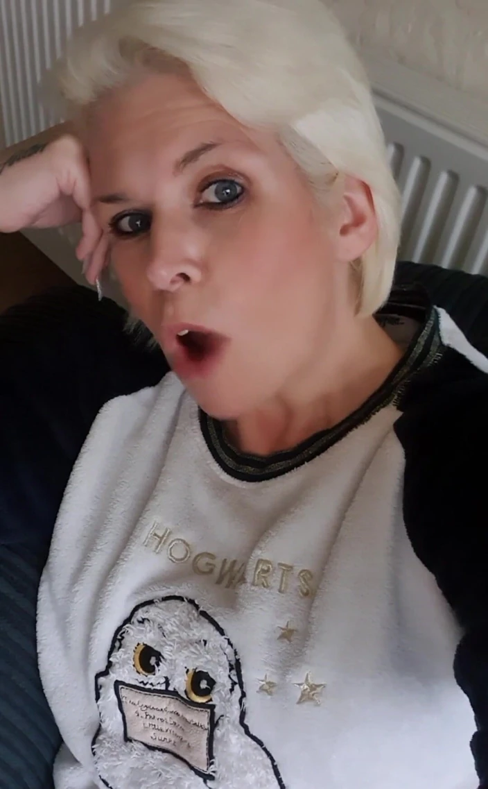 SkylerSquirt: Velká prsa zblízka