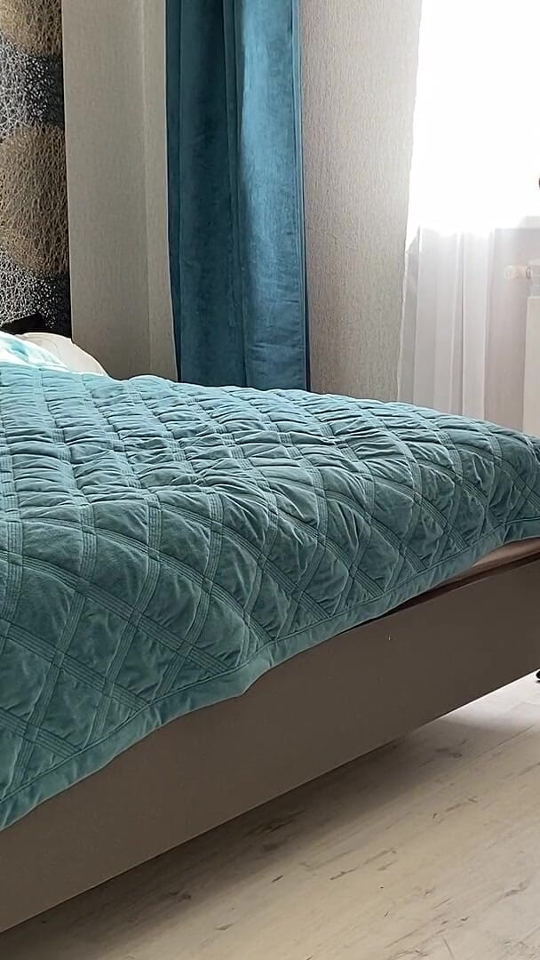 Princess Monica: JOI、手コキ、オイルを塗った脚のからかい
