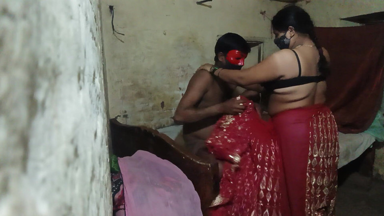 Desi_bhabhi121: Suhaagraat - sex cu mireasa virgină, sex cu sfârcuri mari