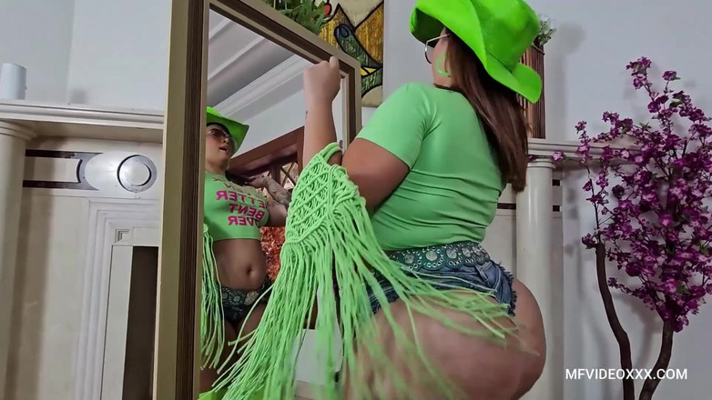 MF Feet: गुलाम पर सर्फिंग