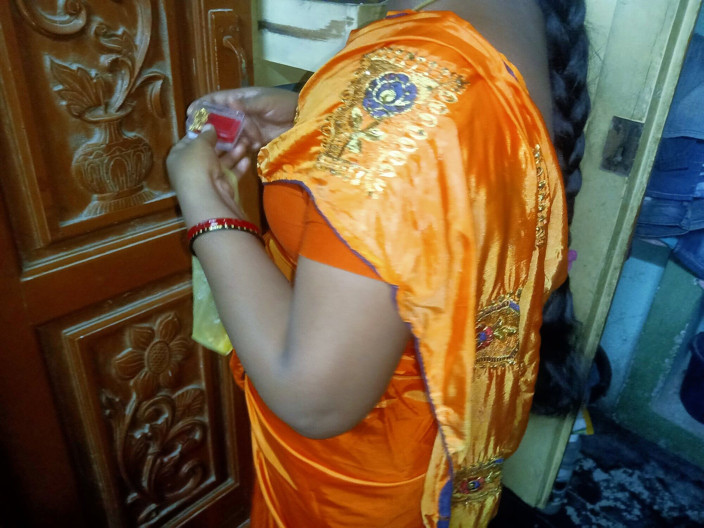 Priyanka314: Dì Mallu Ấn Độ saree đang thay đồ thưởng thức