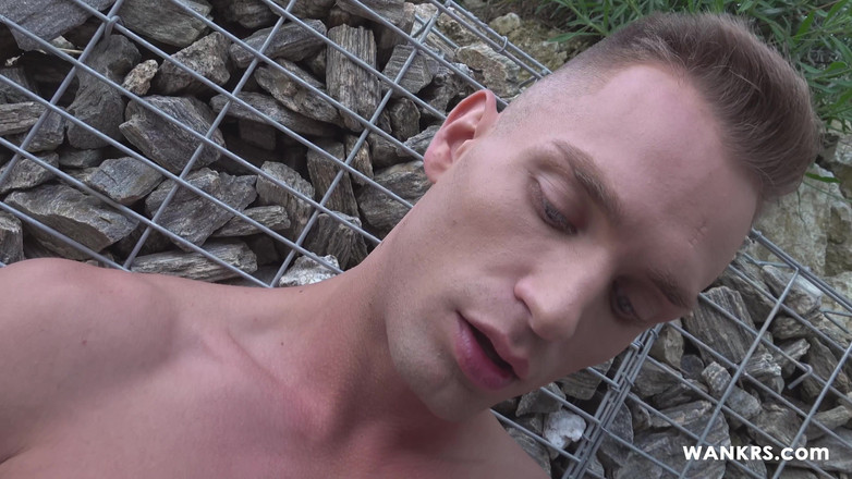 Wankrs: Prosím, honění mého neobřezaného ptáka cizince!