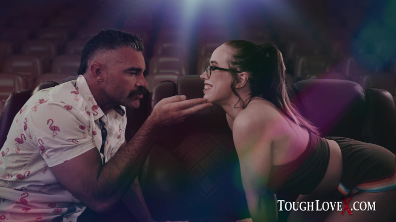 ToughLoveX: Toughlovex อยู่คนเดียวในโรงหนังกับแจ็คกี้ ฮอฟฟ์