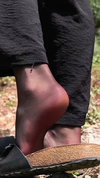 Birkenstock & Nylons Buiten