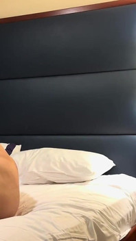 Lekkere Jimmy maakt zijn Chinese meesteres wakker om haar op zijn hondjes te neuken