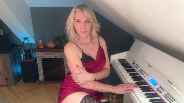 WeAreNewbies: Will You Be My Best Music Student?