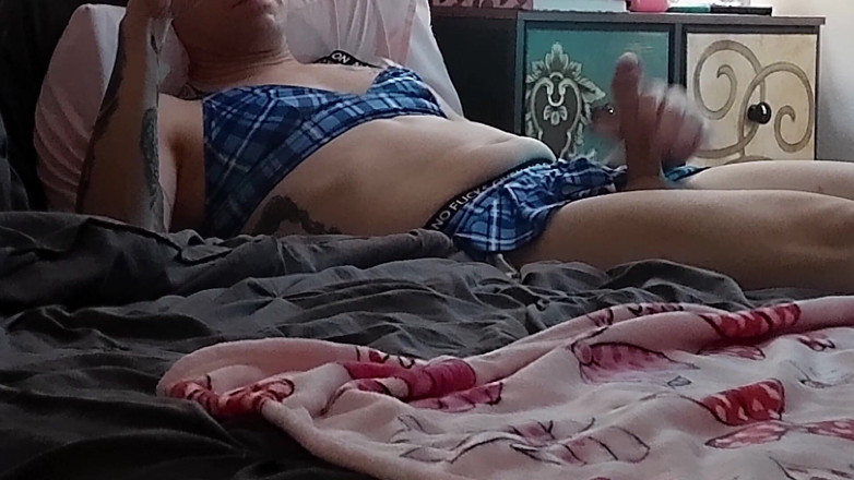 Biguy6999: Bobbie nestydatě masturbuje, zatímco její kamarádka sleduje
