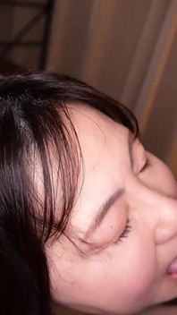 Ayano - Viande mature de première qualité : une MILF trop érotique à gros nichons qui a maintenant 60 ans.