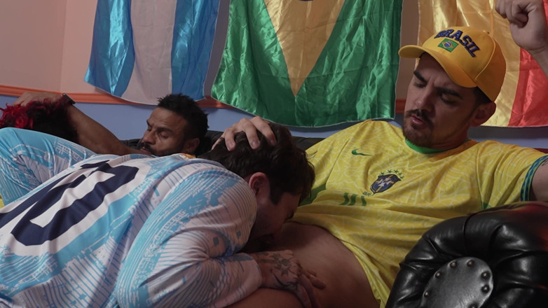 Dirty tricks gays: Đội Brazil thua trong trận đấu nhưng là nhà vô địch sữa...