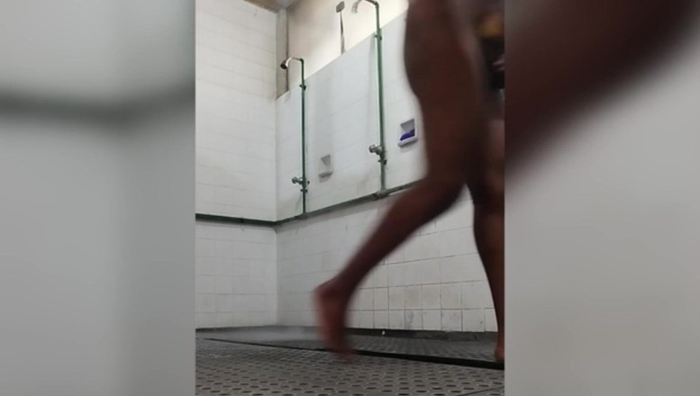 TheBlacKHunterr: Купання в клубі