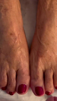 Cum on Stepaunt GILF MILF Feet & Toes Granny Loves It