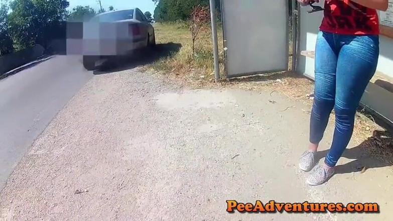 Pee Adventures: Пописяти на лавку в автостанції