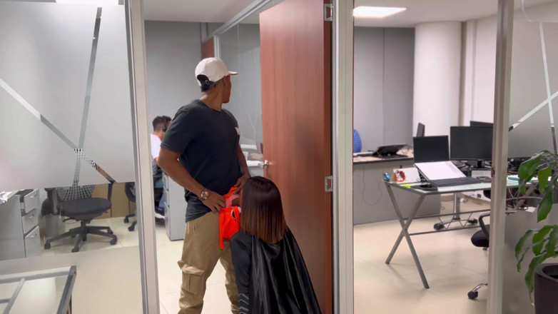 Aishadanver: Helah atau batang di pejabat, Melakukan blowjob secara rahsia kepada...