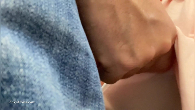 FoxyAleksa: Omg!!! Zijn Lul Komt Klaar Op Mijn Kont! Hij Heeft...