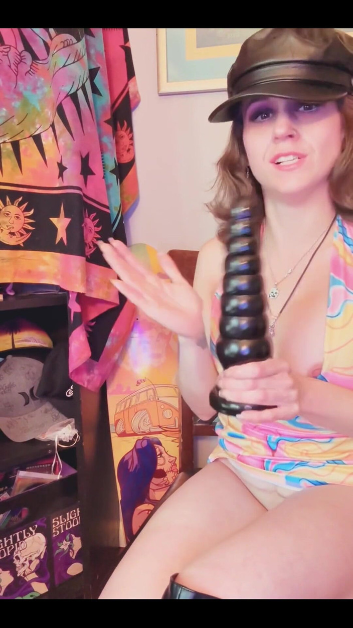 Suzy Wylde: Cute Gape There Suzy!