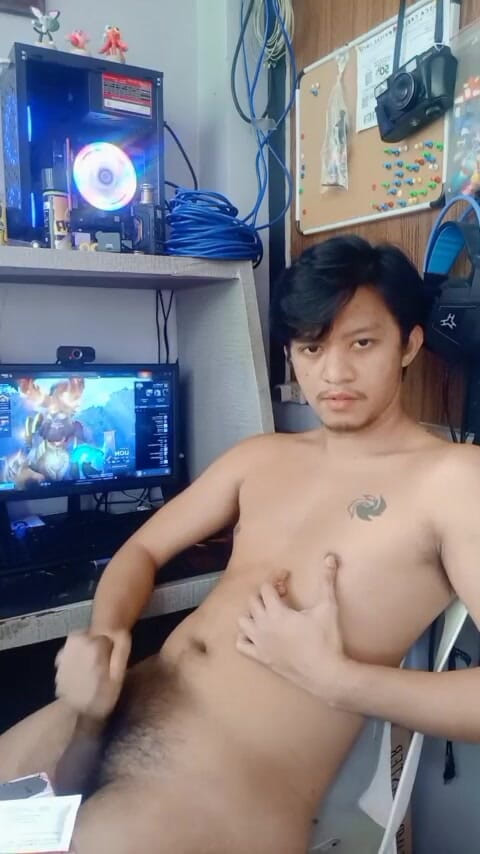 Rent A Gay Productions: Cậu bé pinoy nóng bỏng nếm thử bản thân