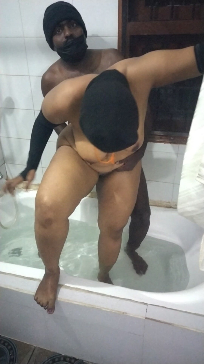Benita sweety: Grup ateşli küvette seks
