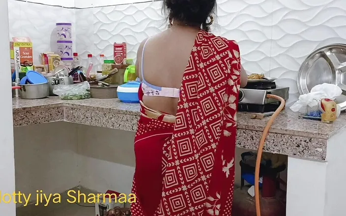 Hotty Jiya Sharmaa: Stepsister Who Was Making Chowmin in the Kitchen Was Lapped...