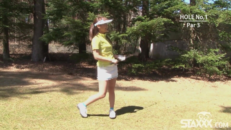 Staxxx: Pemain golf Asia berbogel dan seksi