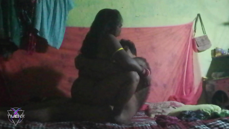TijehX: Bhabhi desi montel yang cantik dikongkek dan dinikmati oleh adik...