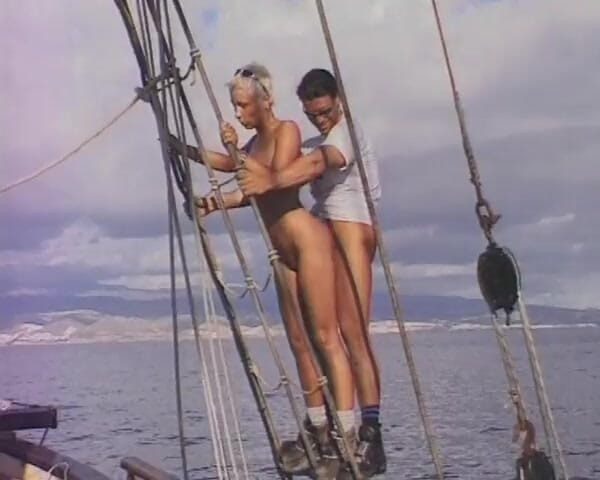 DEUTSCHLAN PORNO XXX: Chicas sexy en el barco se desnudan y salvajes para...