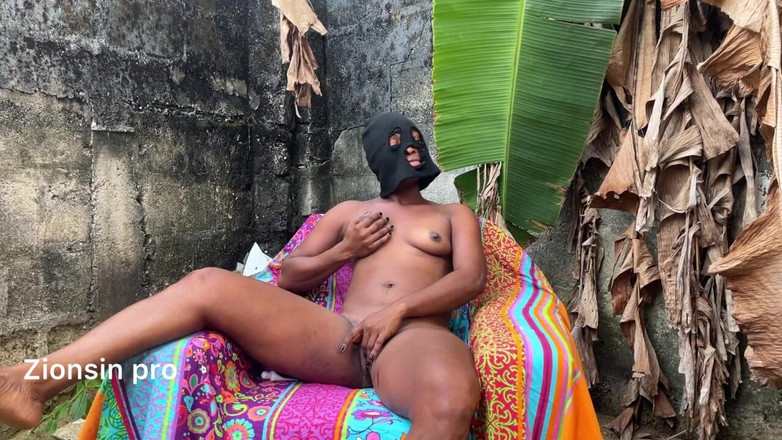 Zion: Africaine Baise Torride En Plein Air Par Temps Chaud