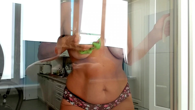 TaniaMilf: Mature Lady Blowjob Her Stepson Cum in Mouth.