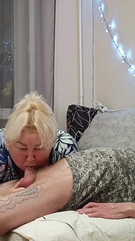 Macecha polyká mrdku po hlubokém kouření