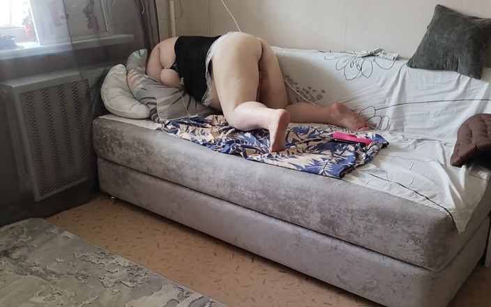 Zona901: 섹스 토이로 큰 보지를 자위하는 만족할 줄 모르는 이웃