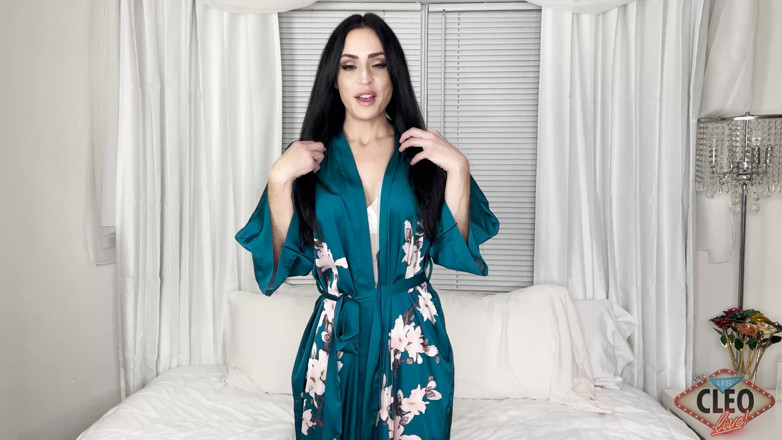 Cleo: Cleo sexy bademantel-striptease