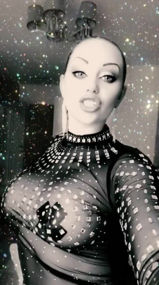 Goddess Misha Goldy: Ты всегда будет подо мной и не захочешь этого по-другому