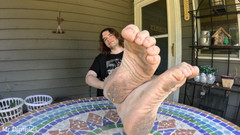 Mr Dimples: Je Montre Mes Pieds Sales
