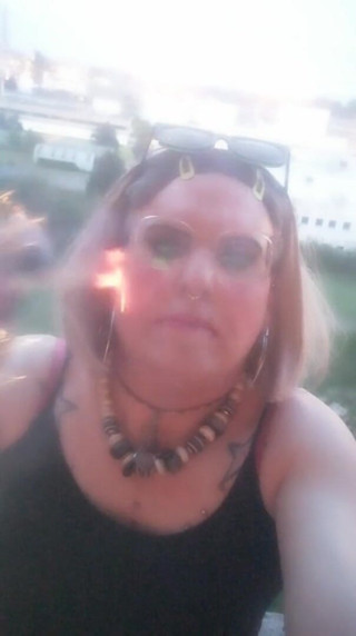 Stefanie Laveire: La trans bionda stefanie fuma 2