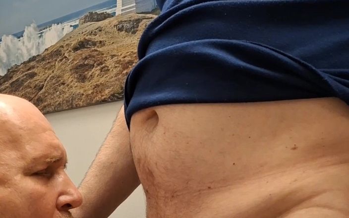 Dexterxxlfun: Bunicul este supt. Tati suge pula bunicului
