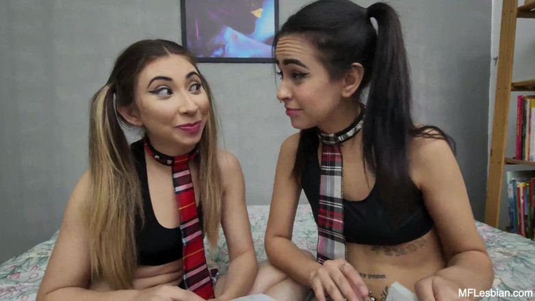 MF Lesbian: Schoolgirls Hot Kisses