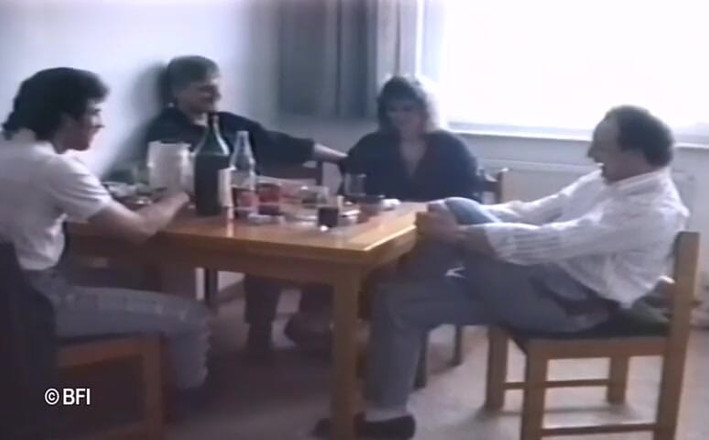 Battle of the asses and pussies: Vintage orgy fuck with sexy chicks