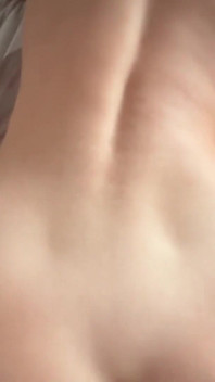 継息子は彼の継母を見ていた