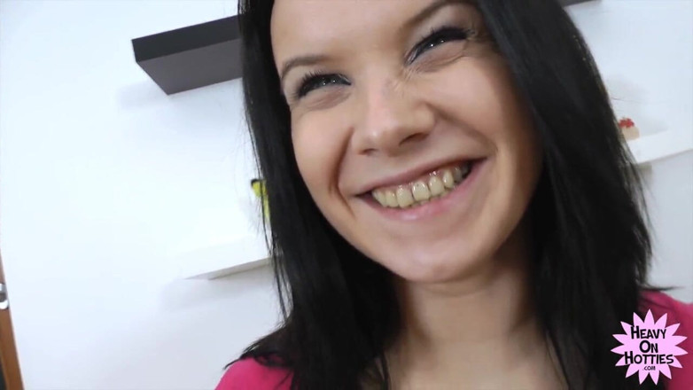 Heavy on Hotties: Französischer Koloss Cel gnadenlos mit kleiner Wendy Moon im Analtonikum!