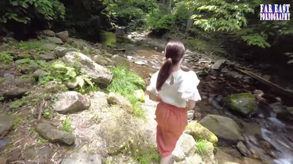 Far East pornography: Wet-mark wander saat dia meninggalkan jejak nakal yang berkilauan di...